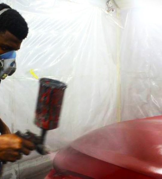 AUTO BODY WORKS AND SPRAY PAINTING